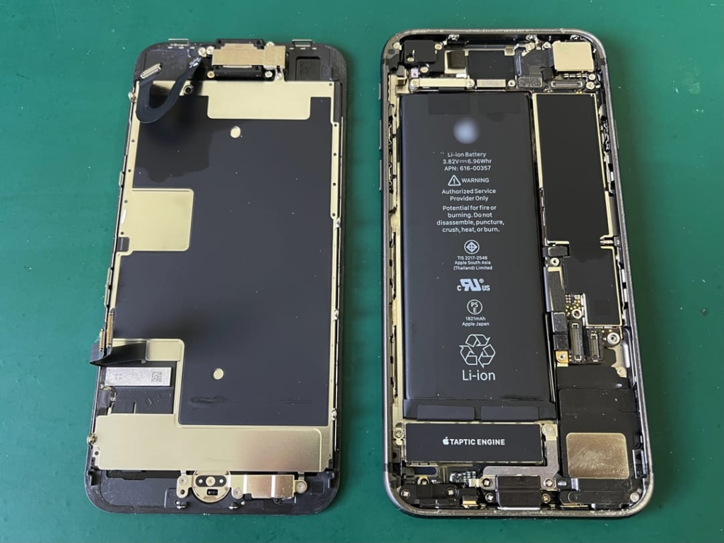 iPhone8 バッテリー交換 修理中