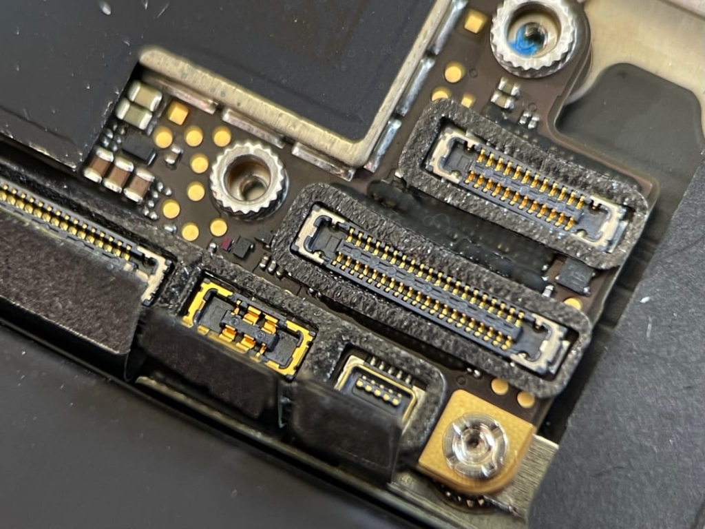 iPhone8 基板修理
