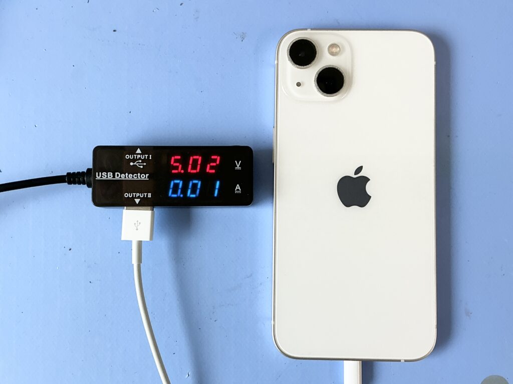 充電ができず電源も入らなくなったiPhone 13