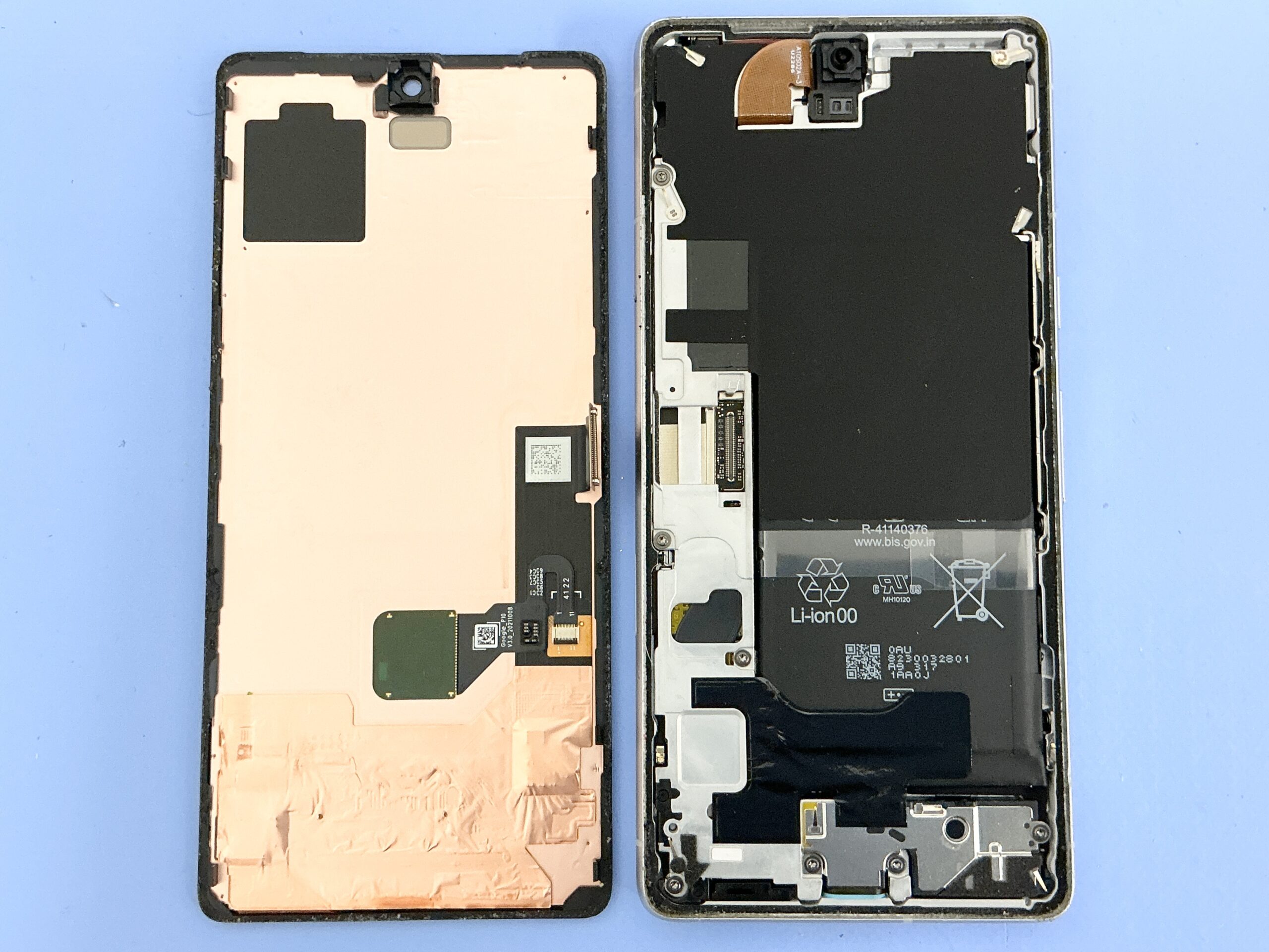 奈良 Google Pixel 7 液晶パネル交換修理 作業中の様子