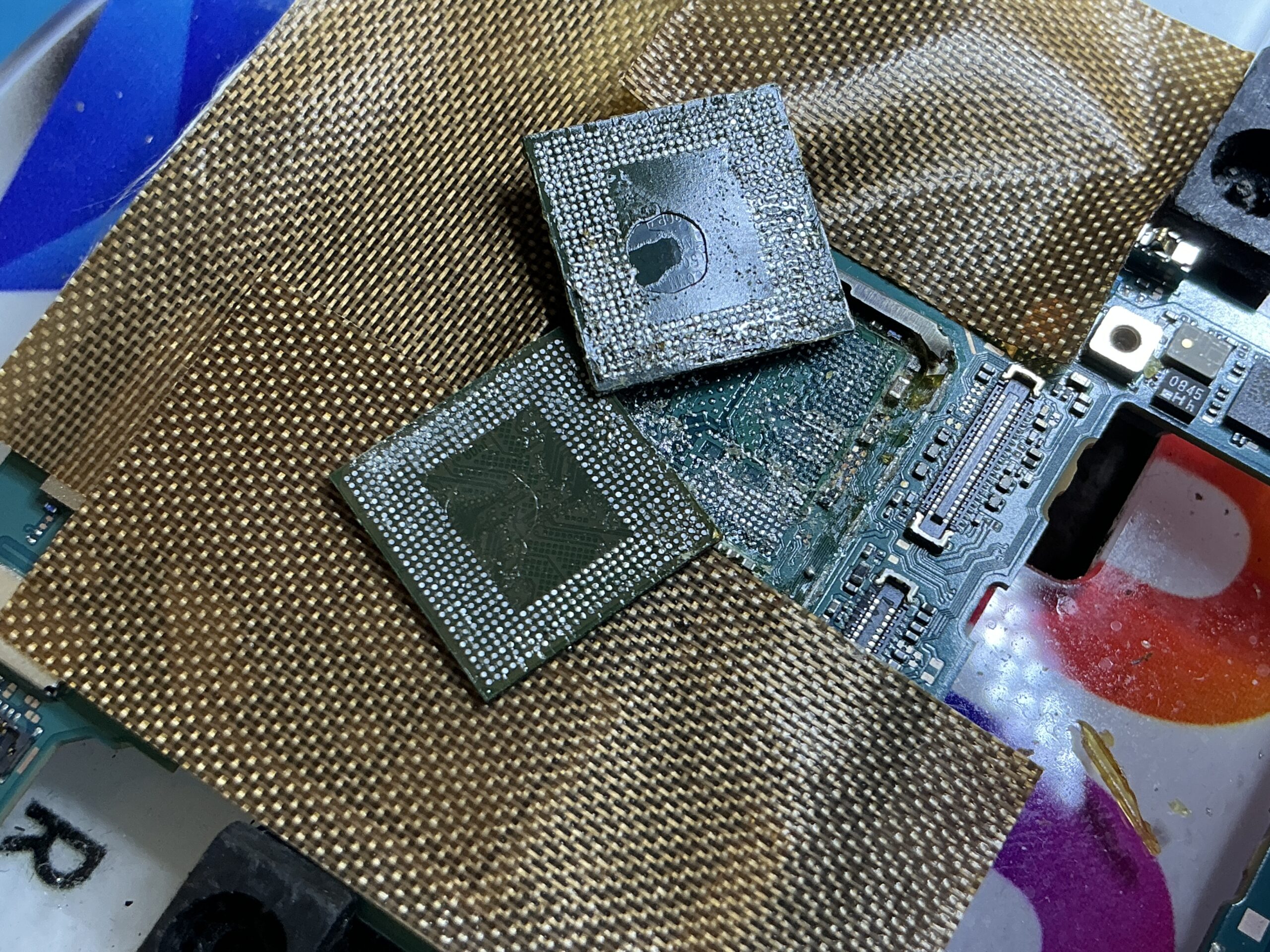 XPERIA 5 基板修理 作業中