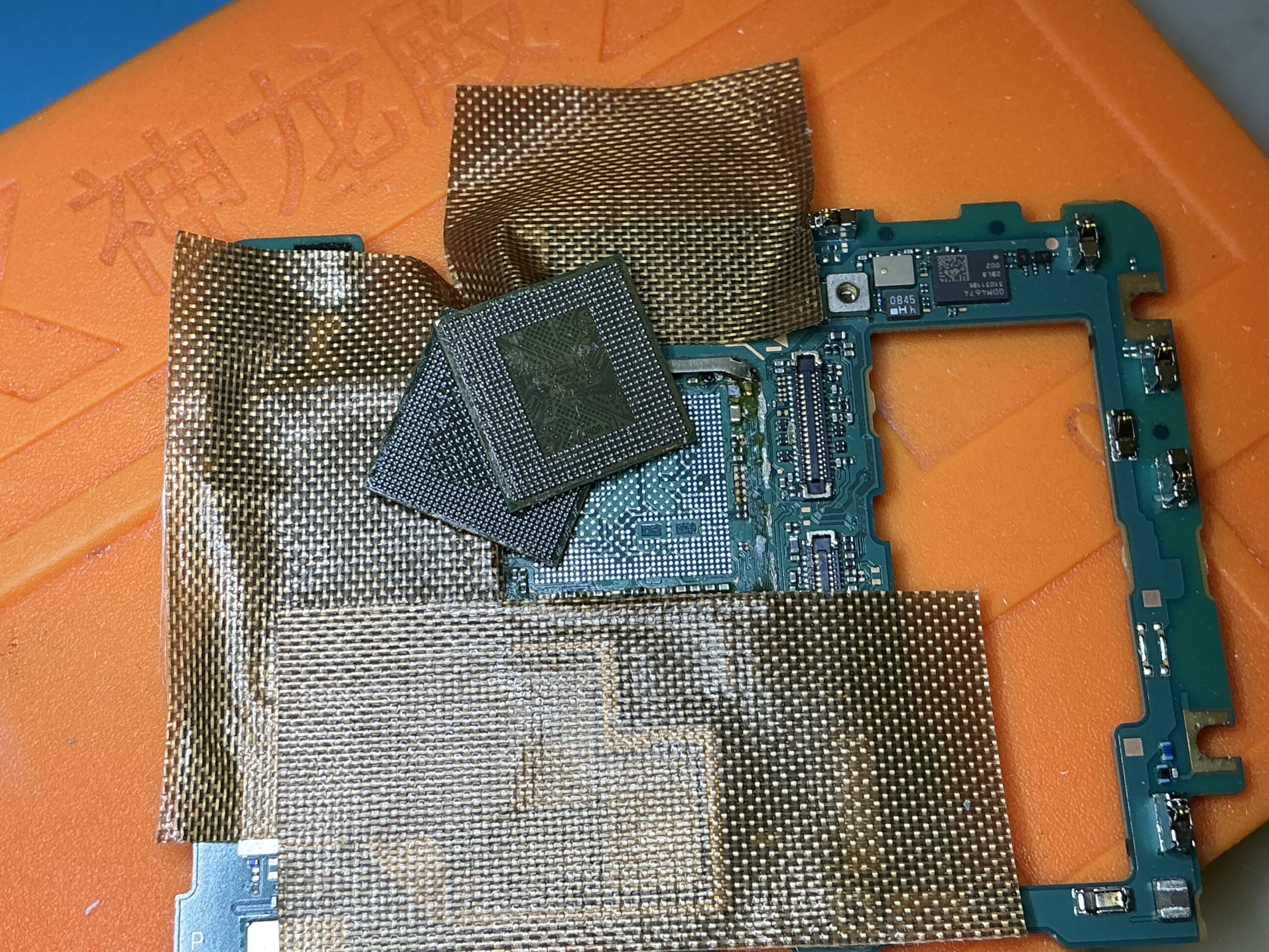 XPERIA 5 基板修理 内部