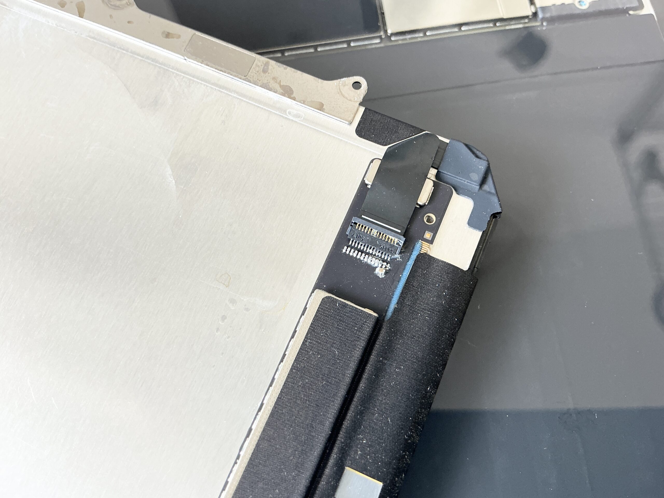 iPad 第10世代 水没復旧 作業中