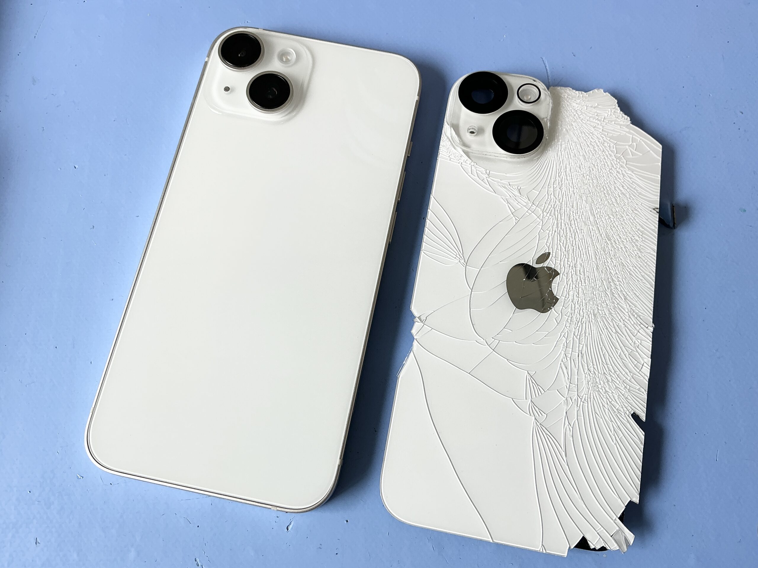 iPhone 14 リアパネル交換完了