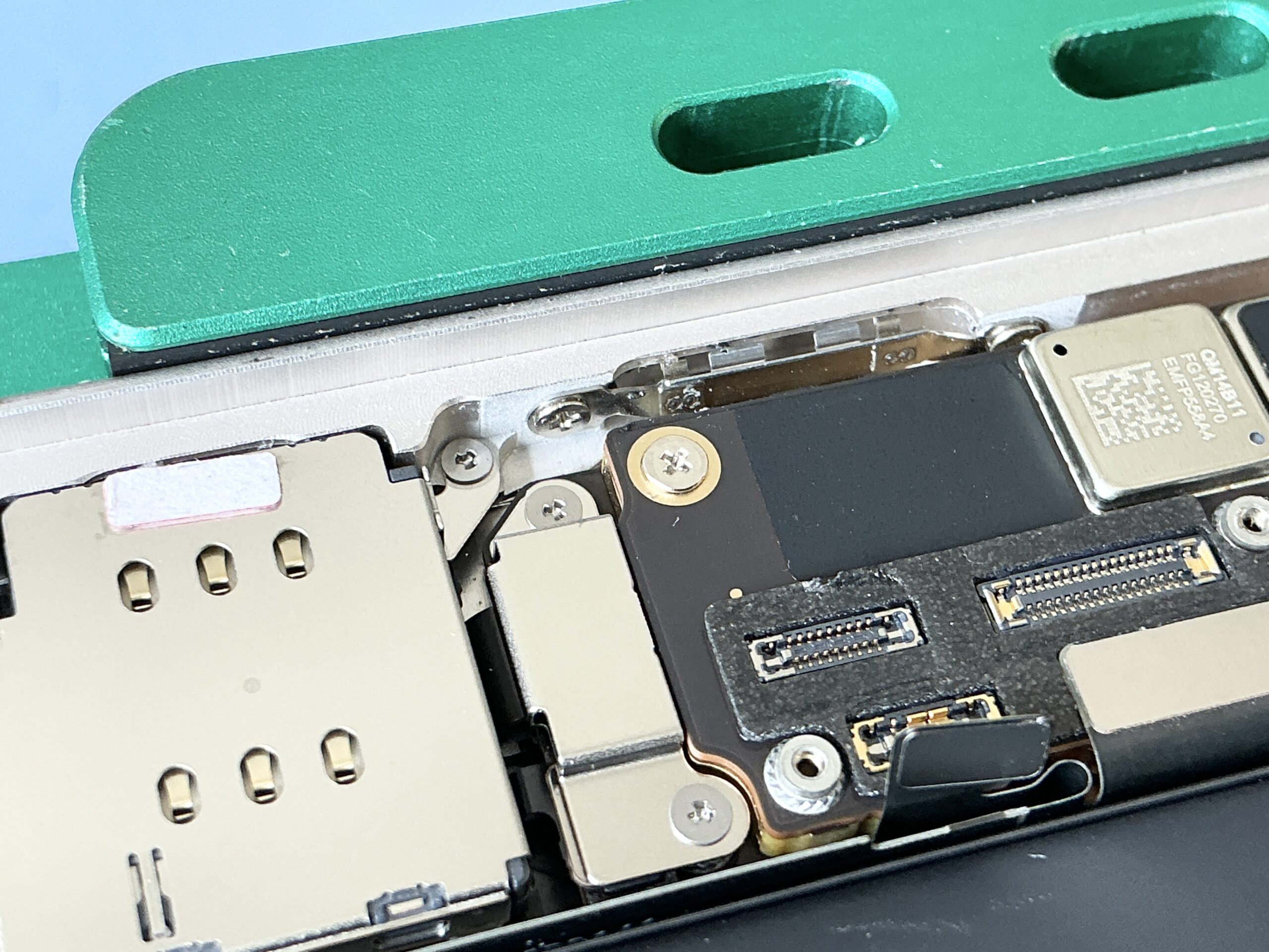 iPhone 12 バッテリー交換 部品交換