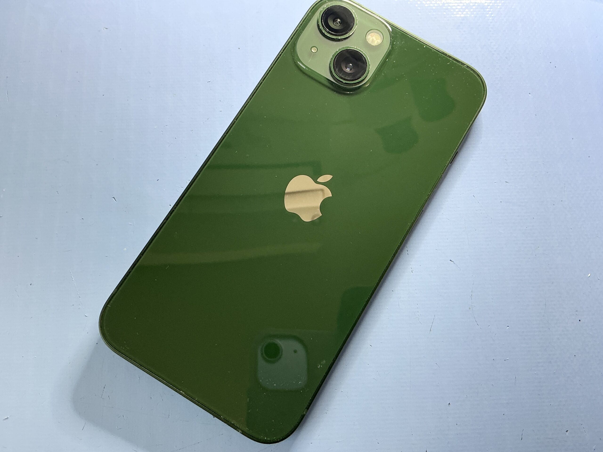 バッテリー膨張のiPhone 13 修理前