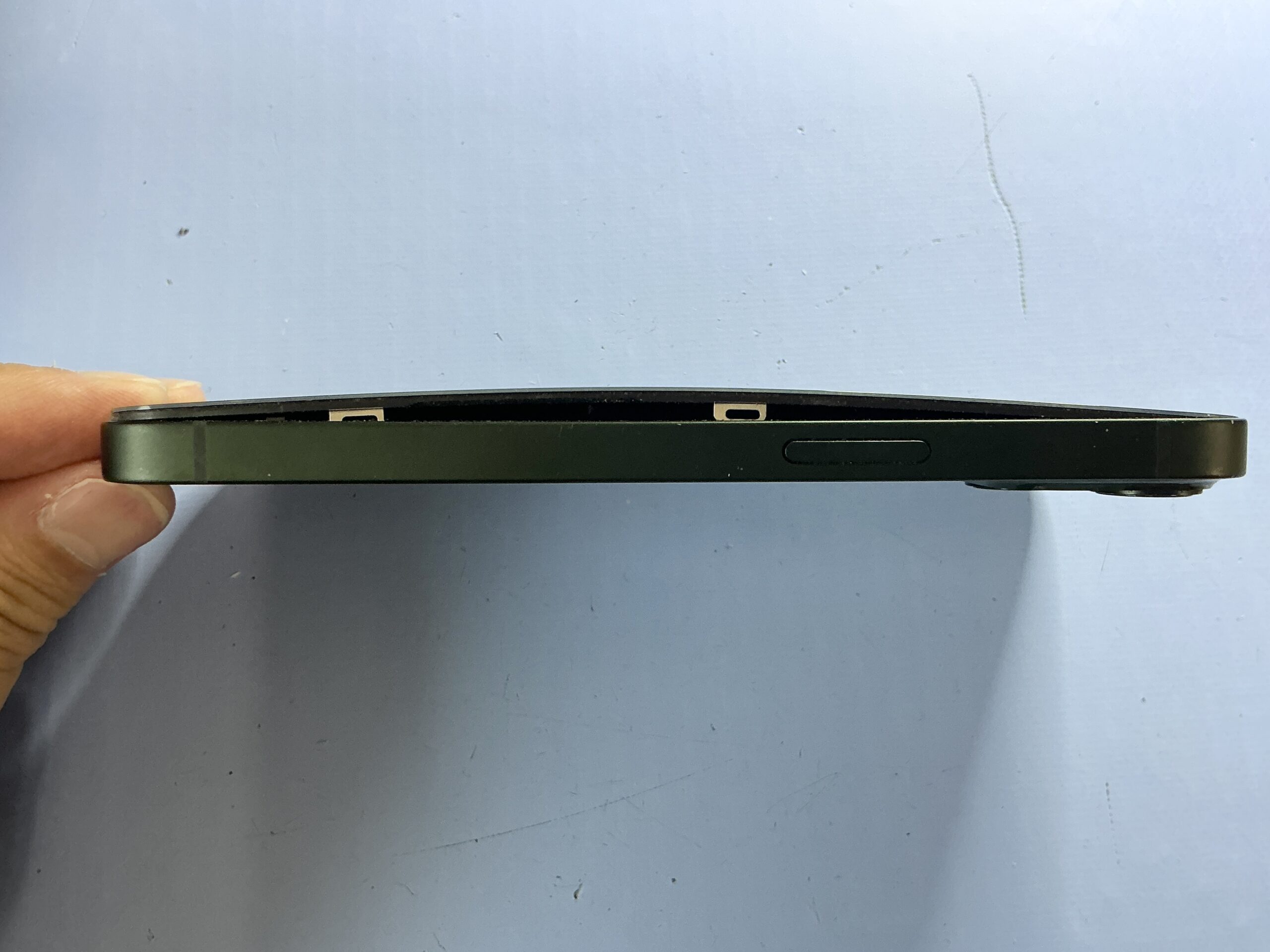 iPhone 13 バッテリー膨張 アップ